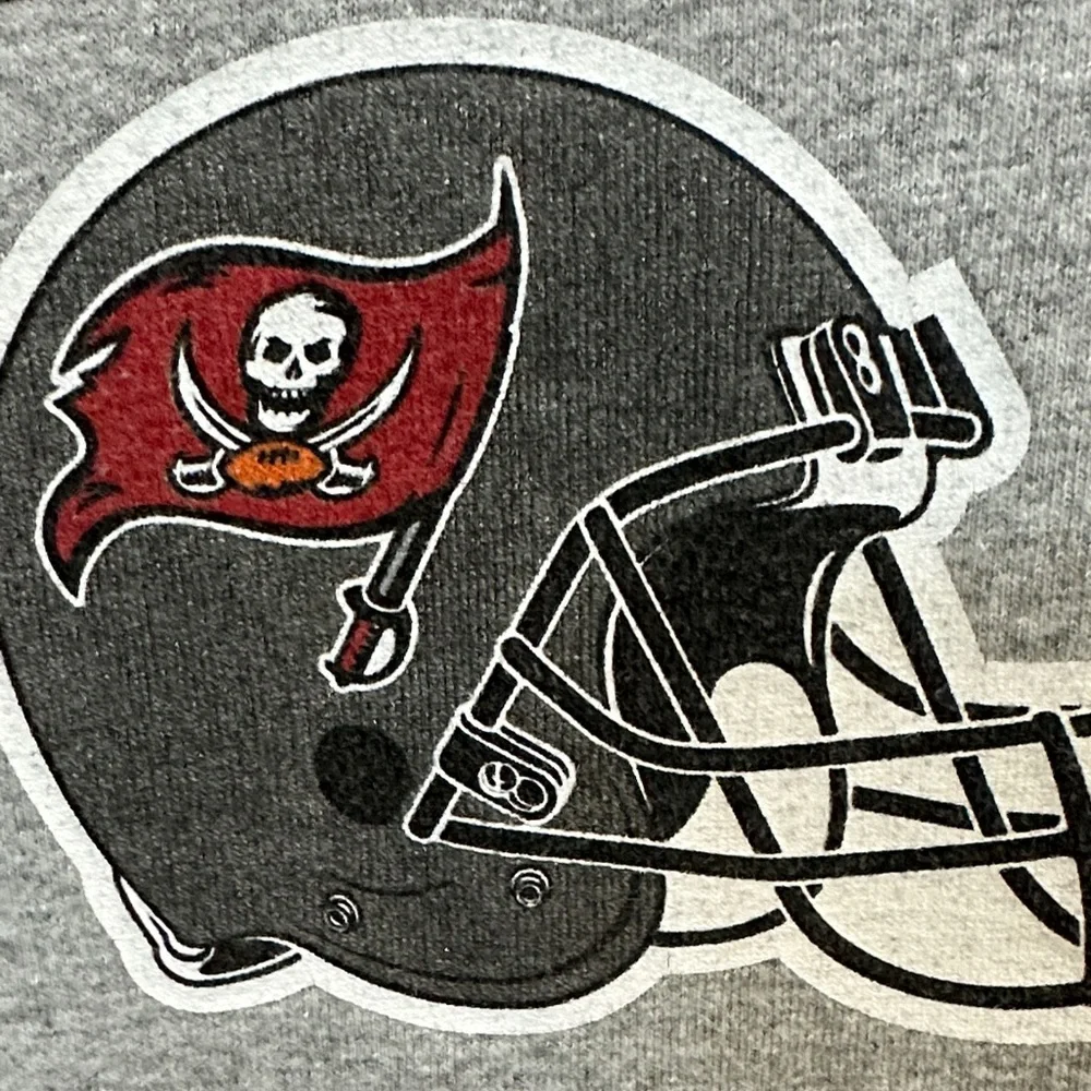 Tampa Bay Buccaneers Gray T-Shirt - Picture 3 of 3